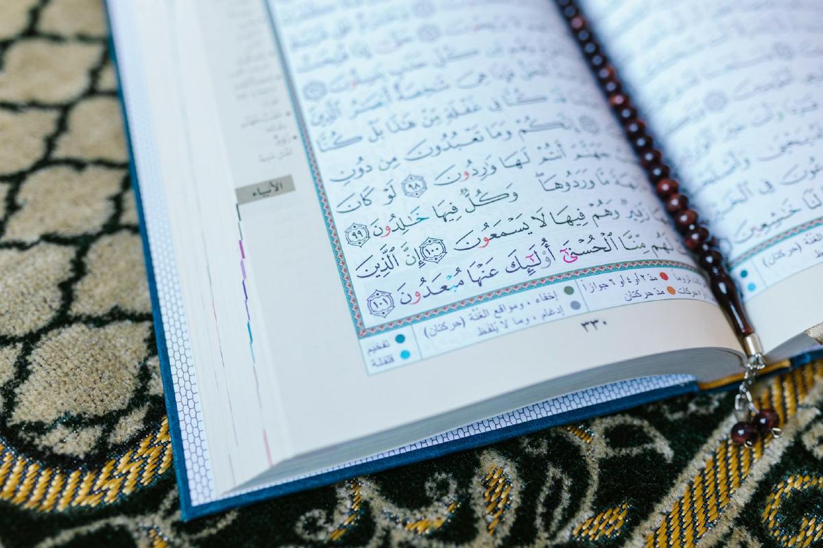 Menimbang Gaya Bahasa Balqis dalam Memotret Sejarah Rasulullah